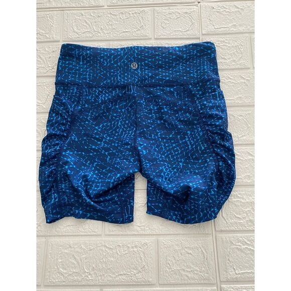 lululemon shorts size 4 - Picture 4 of 6
